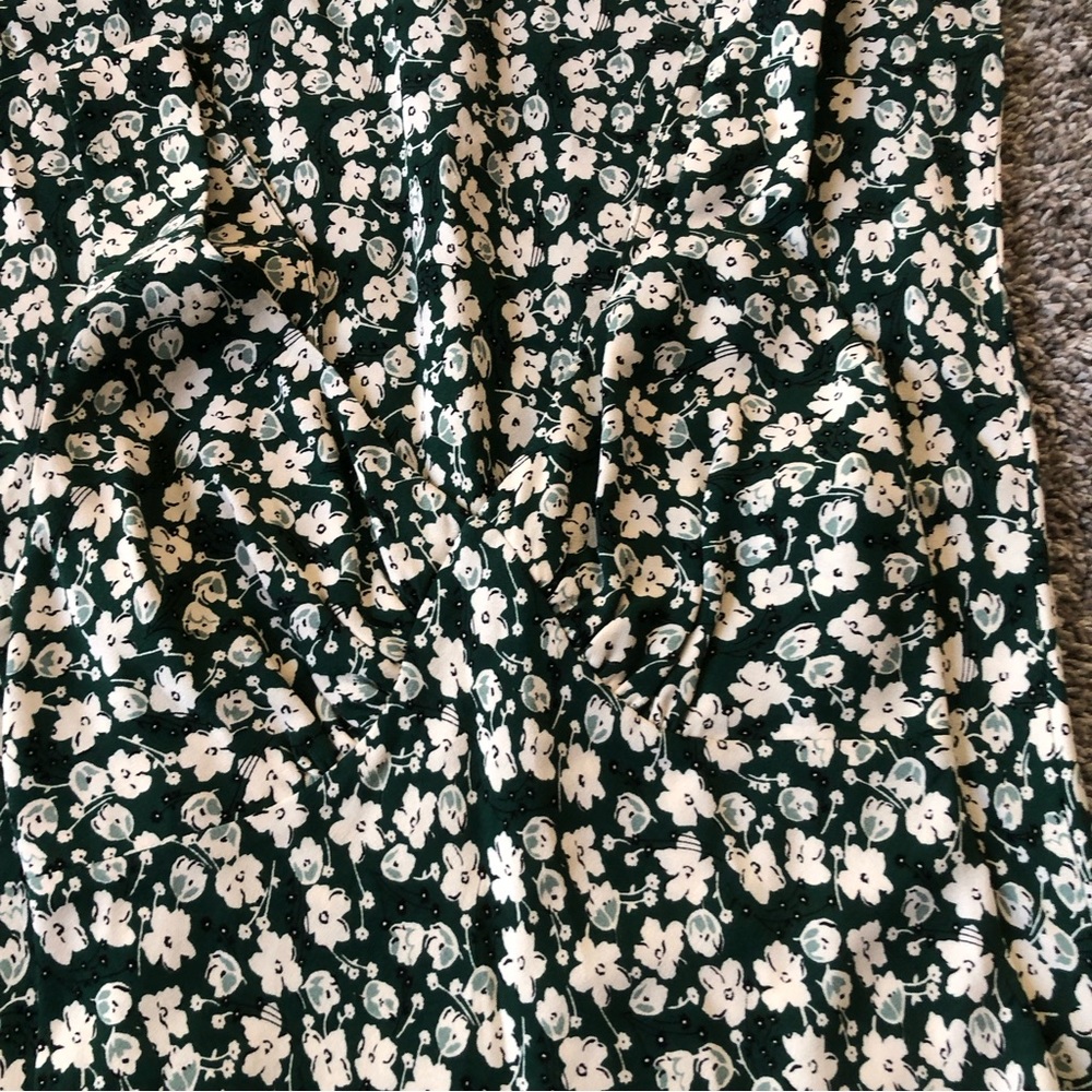 ✨ EUC Reformation Calvine Dress - Cilantro - Picture 5 of 8